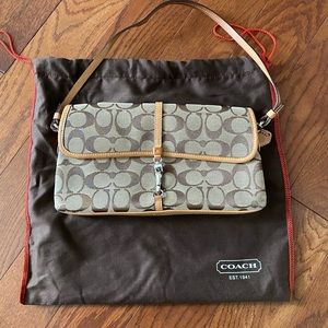 Coach monogram shoulder bag with mercer clip